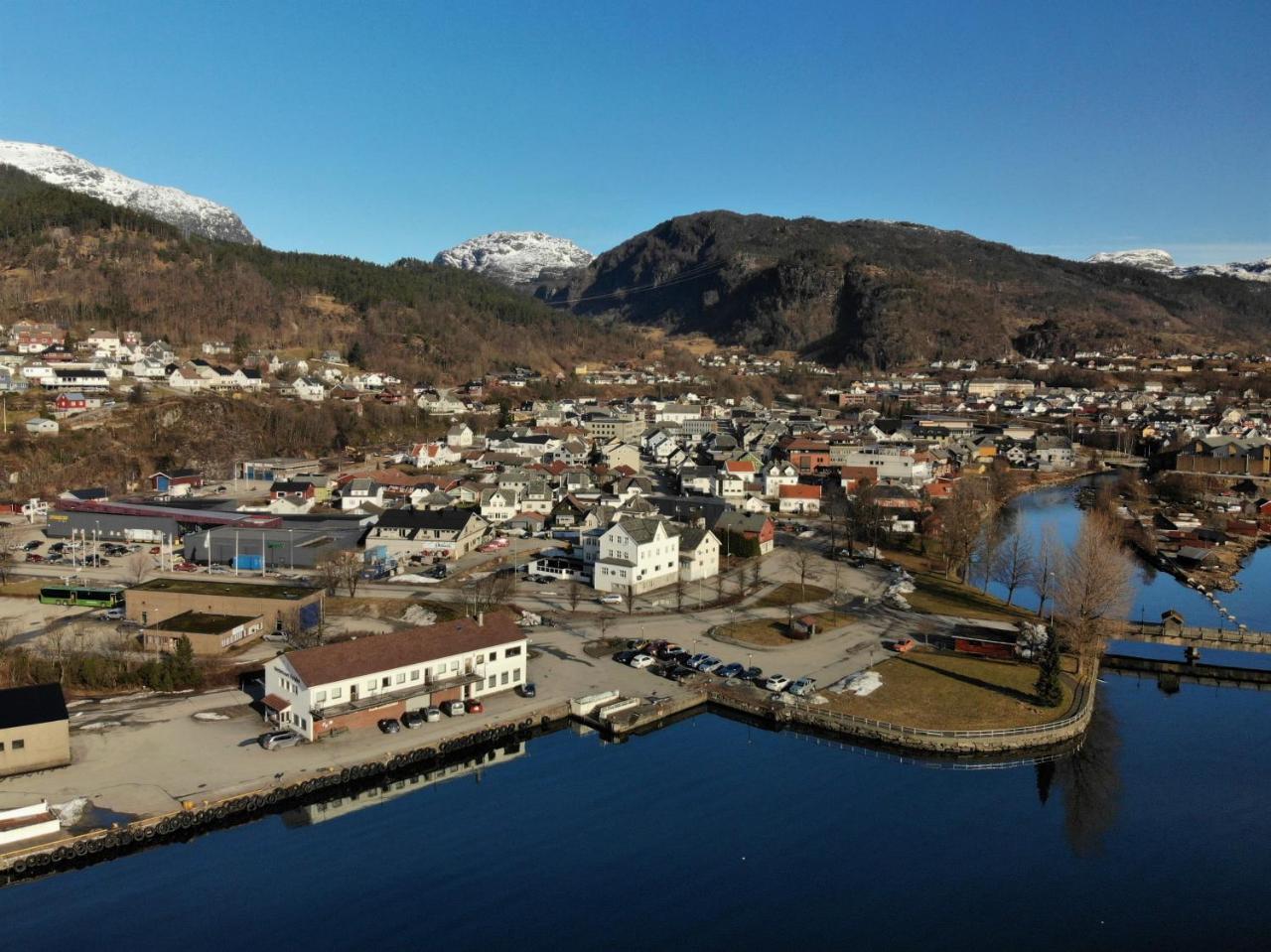 Grand Hotell Sauda Budget Eksteriør billede